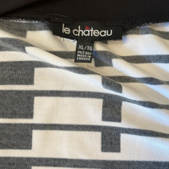 Le Chateau XL black and white V neck belted stretchy asymmetrical top - Picture 5 of 8